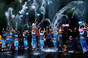 Read more about the article 魅力潑水節，別樣傣家行