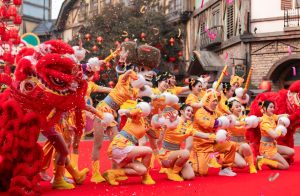 Read more about the article 過年和孩子玩什麼？葛優躺VS趣味遊戲？10個迎新年民俗遊戲，一起開心過大年！