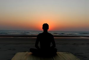 Read more about the article 中脈呼吸法：開啟內在能量的金藥匙