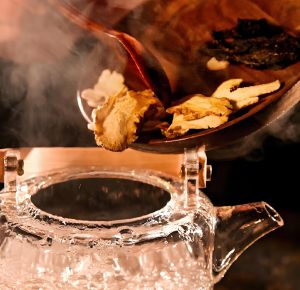 Read more about the article 四物湯：熟地、白芍、當歸、川芎，可補養氣血可提高代謝功能，助力減肥